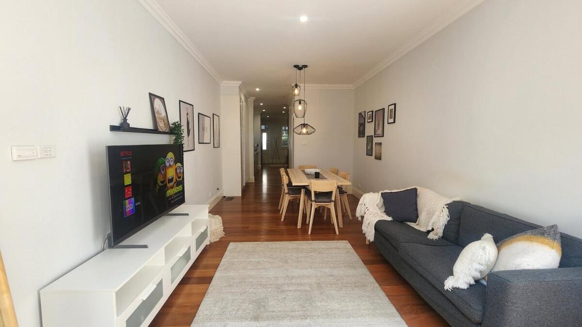 Spacious Glebe Luxe House 2br, 2ba, Free Lockable Parking And Entertainer's Kitchen Ferienhaus Sydney