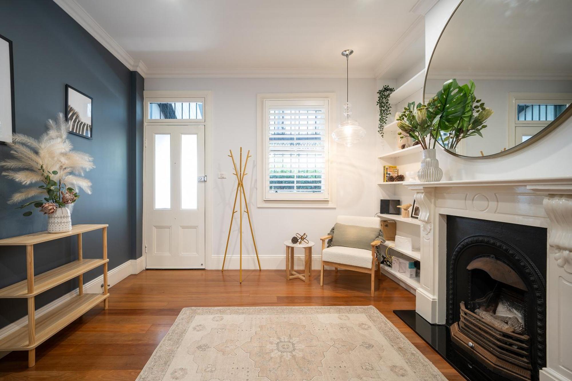 Spacious Glebe Luxe House 2br, 2ba, Free Lockable Parking And Entertainer's Kitchen