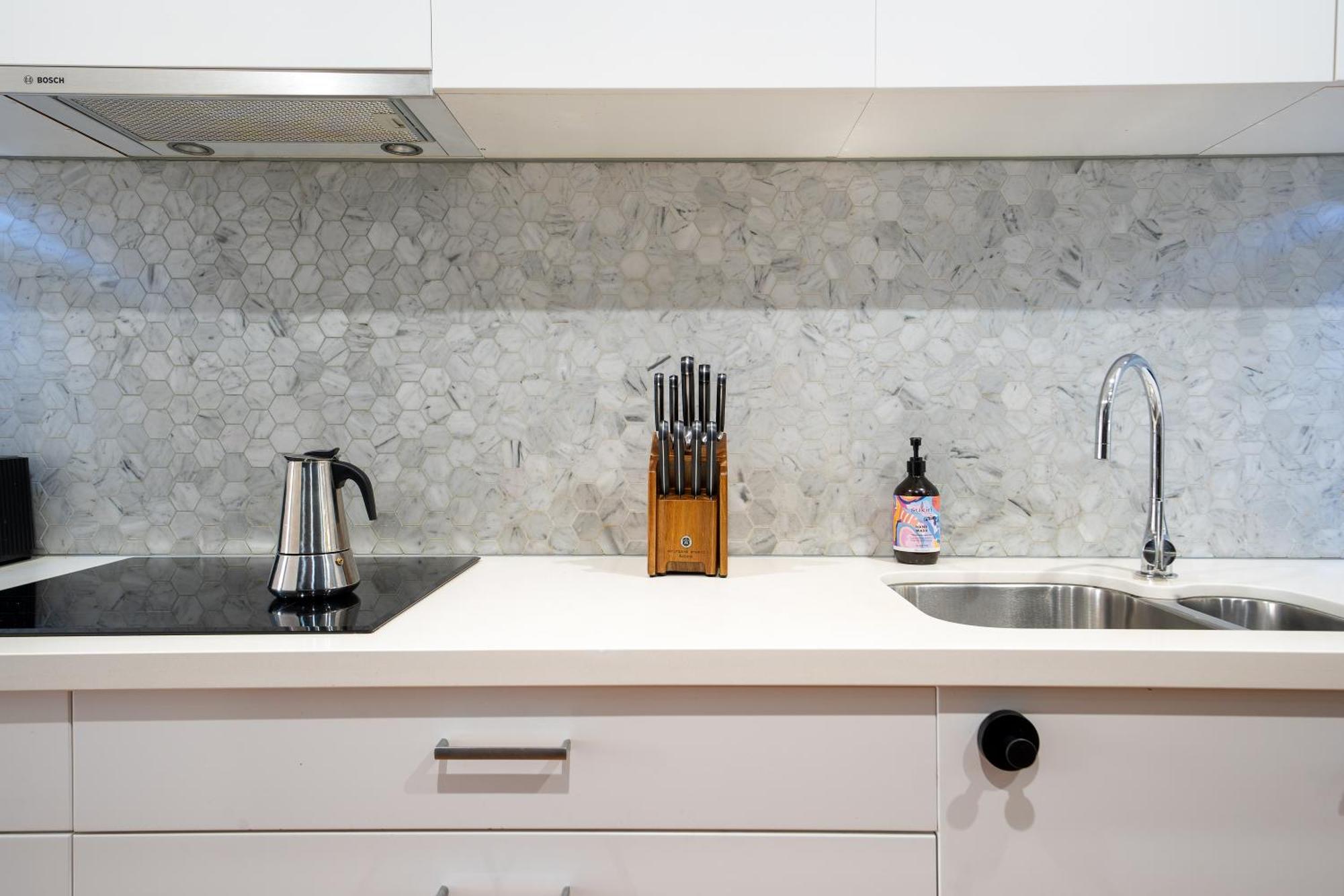 Ferienhaus Spacious Glebe Luxe House 2br, 2ba, Free Lockable Parking And Entertainer's Kitchen