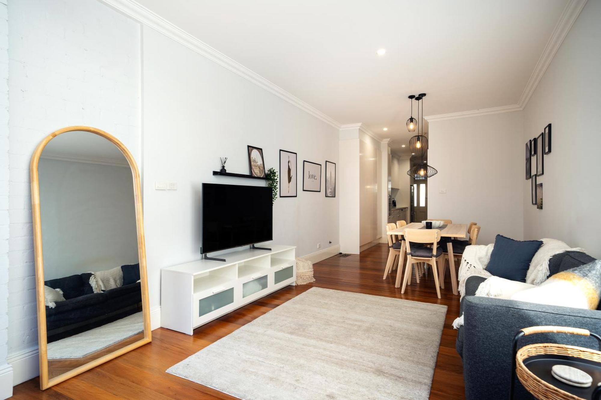 Ferienhaus Spacious Glebe Luxe House 2br, 2ba, Free Lockable Parking And Entertainer's Kitchen