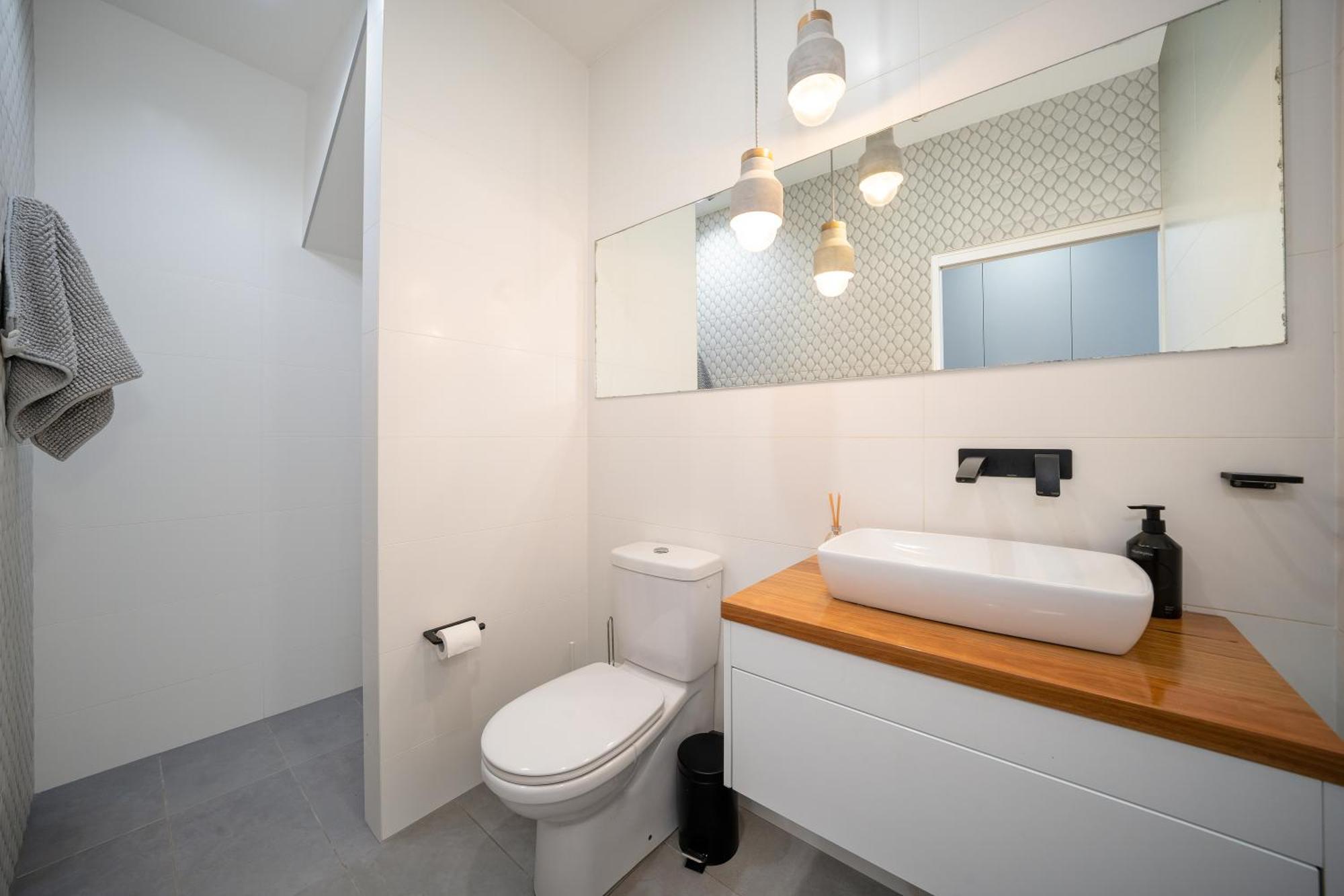 Ferienhaus Spacious Glebe Luxe House 2br, 2ba, Free Lockable Parking And Entertainer's Kitchen *