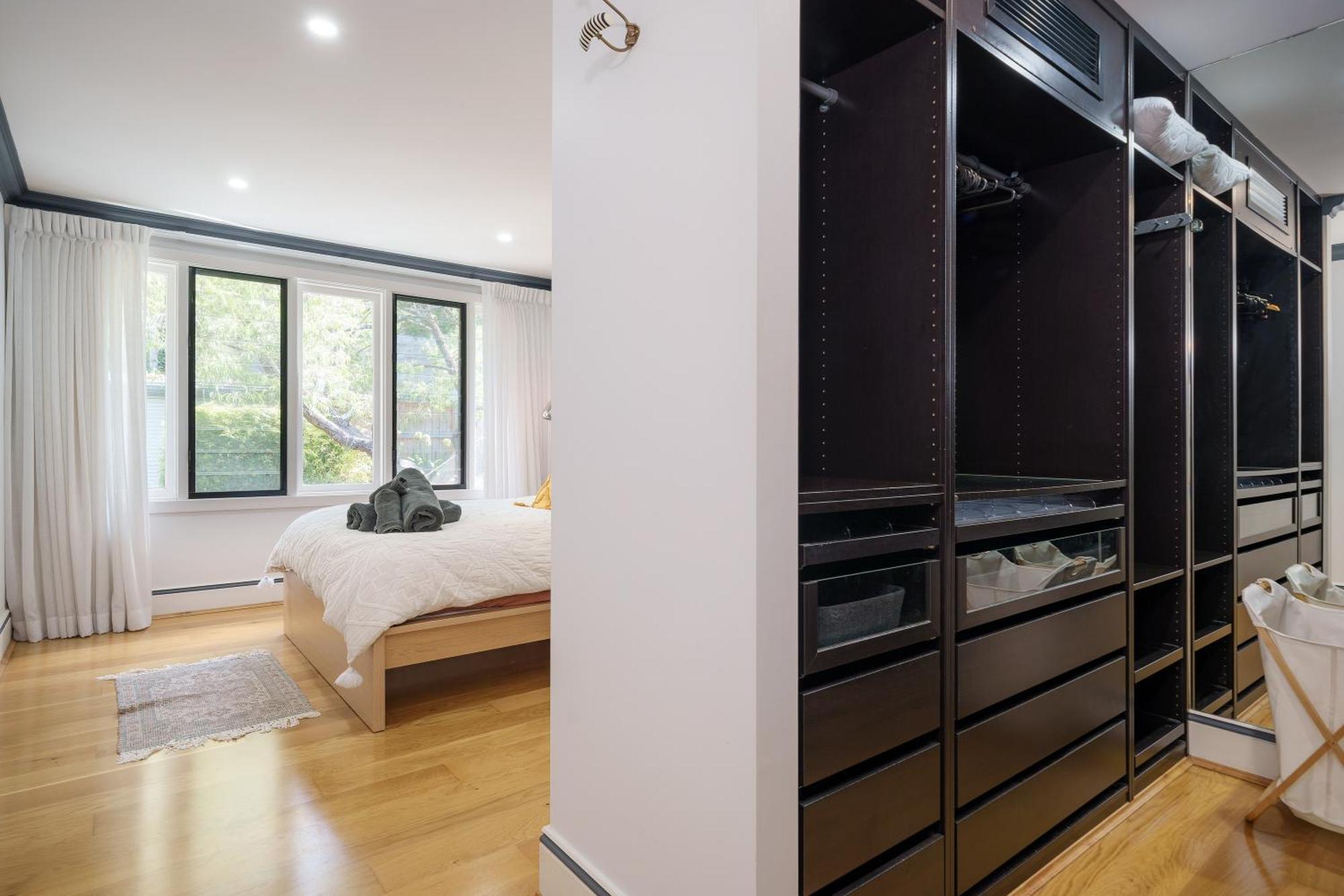 Spacious Glebe Luxe House 2br, 2ba, Free Lockable Parking And Entertainer's Kitchen * Sydney